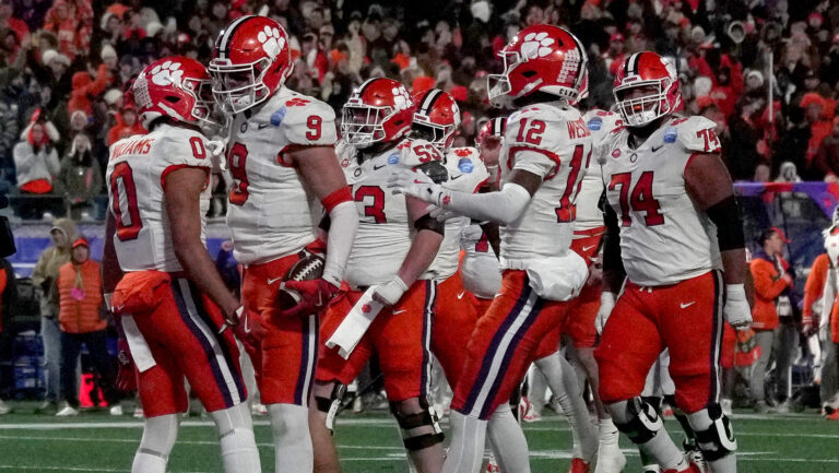 #12 Clemson Tigers (10-3)