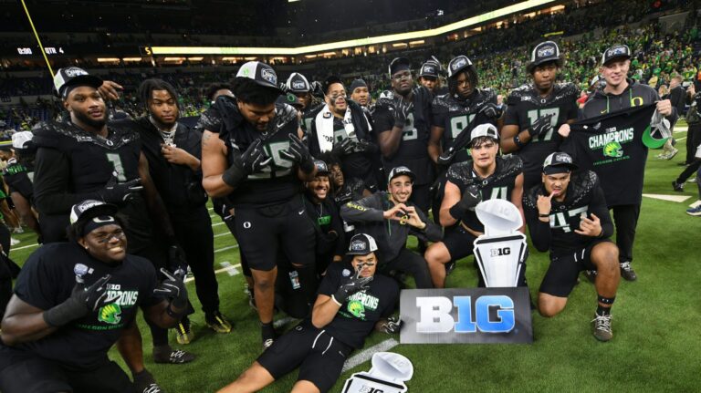 1st Seed: Oregon Ducks: 13-0 (Big Ten Champ)