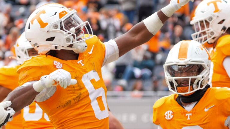#9 Tennessee Volunteers (10-2)