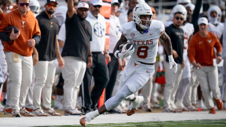 2) TE Amari Niblack, Texas