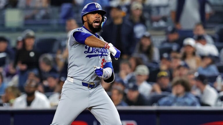 4. RF Teoscar Hernandez
