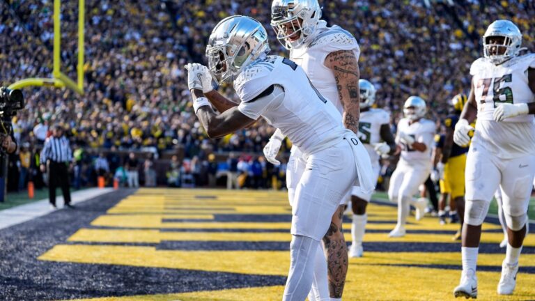 6) Oregon Ducks