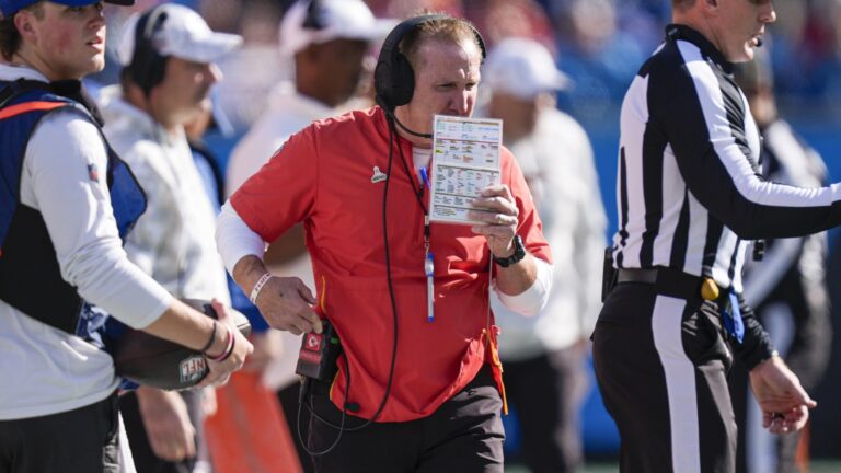 Steve Spagnuolo Makes Stroud Uncomfortable