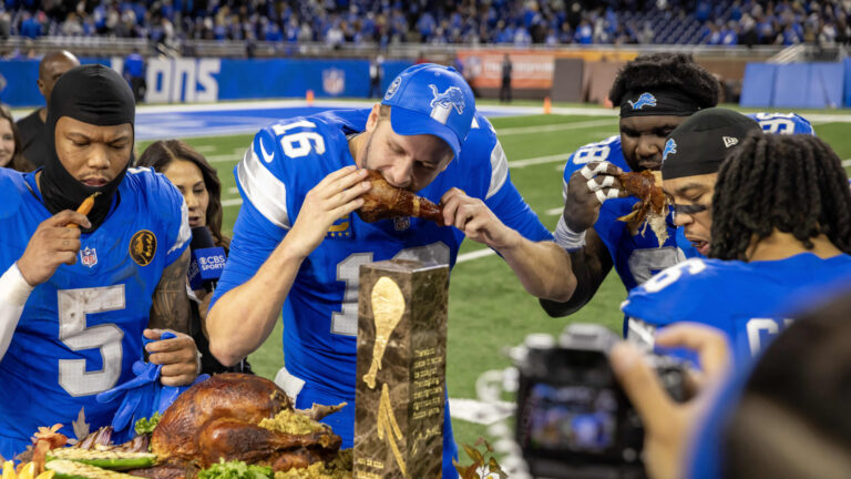 13) Early Thanksgiving Day Game: Bears vs. Lions