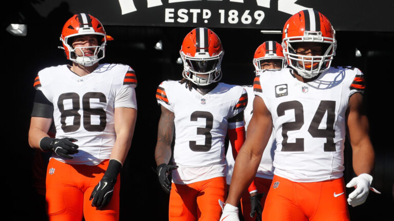 2) Cleveland Browns