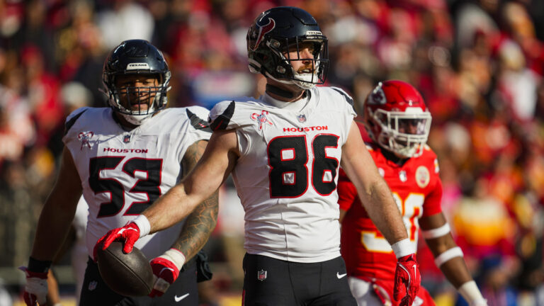 Dalton Schultz OVER 35.5 Receiving Yards (-114)