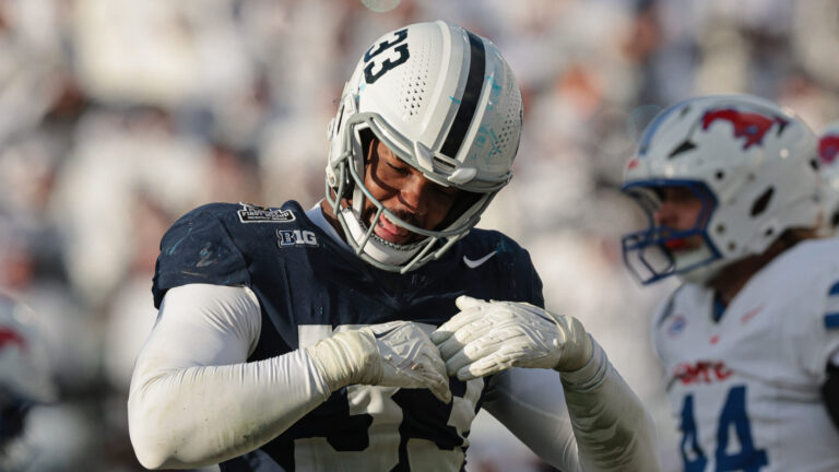 Dani Dennis-Sutton, Defensive Line