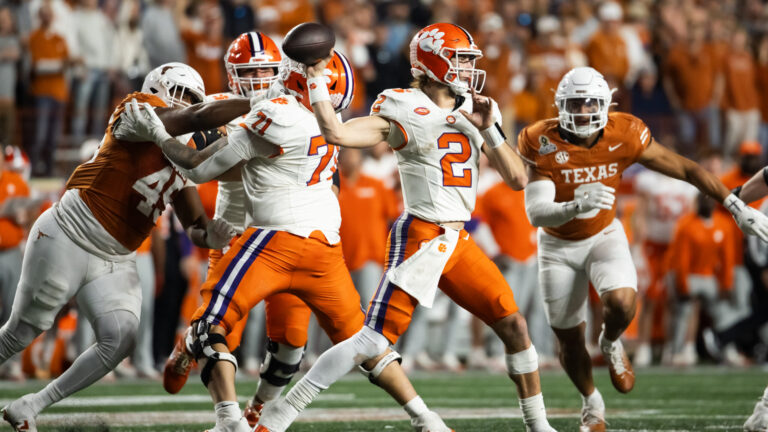 7) Clemson Tigers