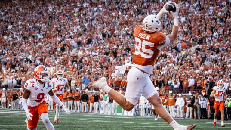 Gunnar Helm OVER 3.5 Receptions (-120)