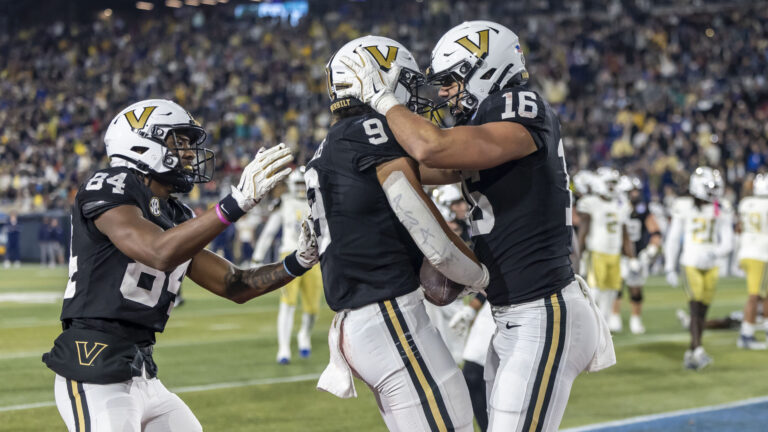 16. Vanderbilt Commodores