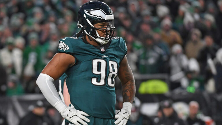 Jalen Carter to Record a Sack +124