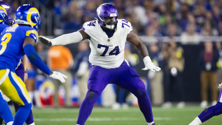 19. Cam Robinson, T