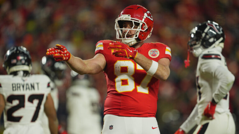 Kelce's Record-Breaking Performances