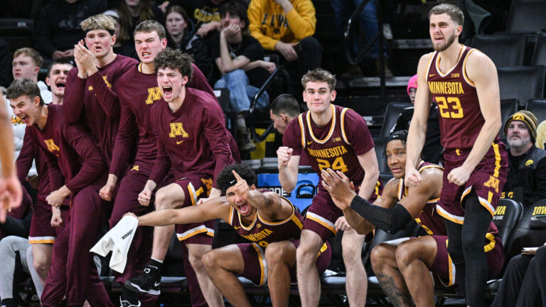Oregon at Minnesota (+5.5) - Saturday at 4:00 p.m. ET