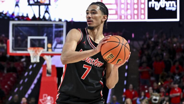 Houston (+1.5) at Kansas - Saturday at 6:30 p.m. ET
