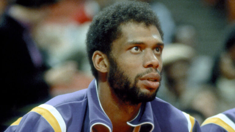 Lakers Acquire Kareem Abdul-Jabbar