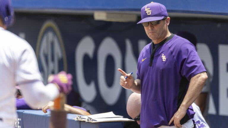 2) LSU Tigers