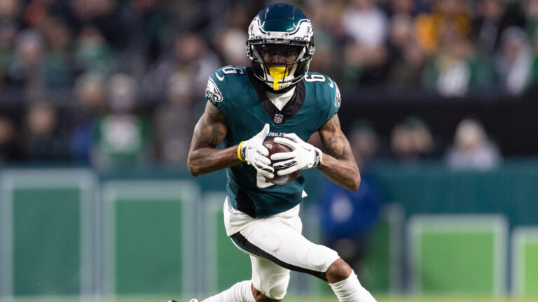 DeVonta Smith 60+ Receiving Yards +146