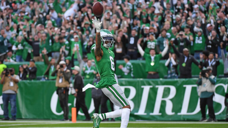 DeVonta Smith +230