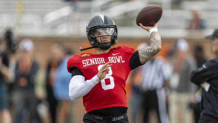 9. Dillon Gabriel, Oregon
