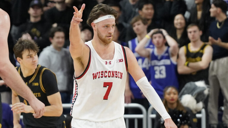 10) Wisconsin Badgers