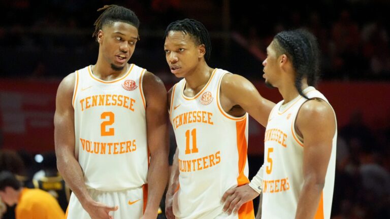 4) Tennessee Volunteers