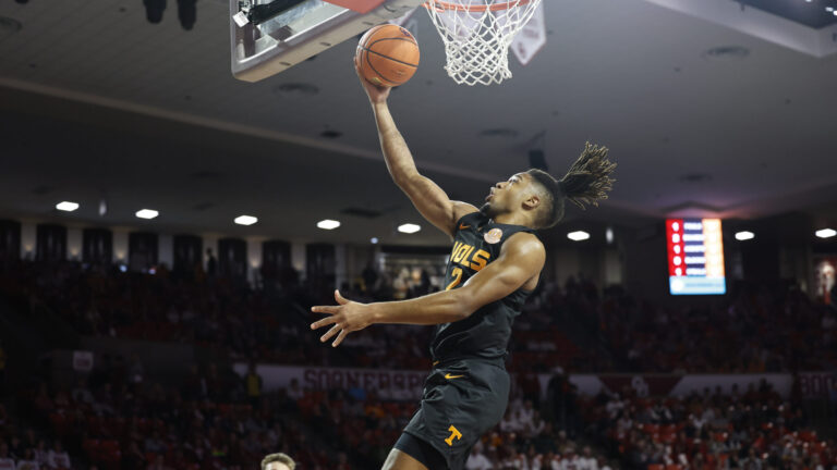 4) Tennessee Volunteers