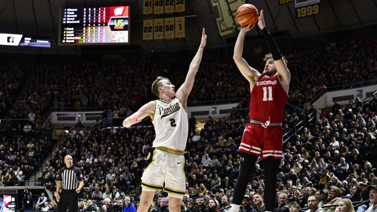 16) Wisconsin Badgers
