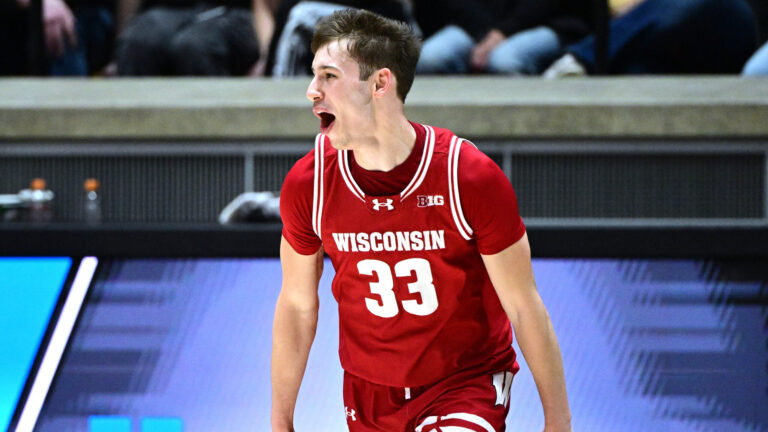 12) Wisconsin Badgers