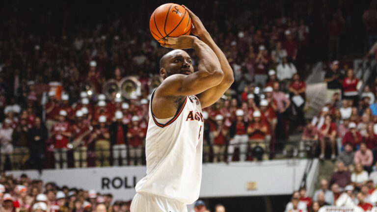 Arkansas Razorbacks vs. (1) Auburn Tigers