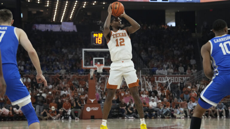 33) Texas Longhorns