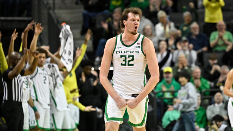 33) Oregon Ducks