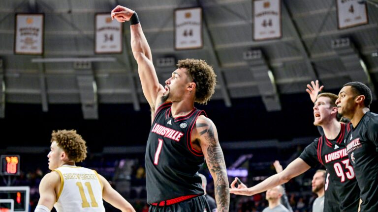 31) Louisville Cardinals
