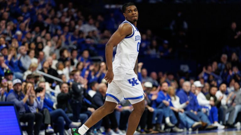 (17) Kentucky Wildcats vs (4) Alabama Crimson Tide