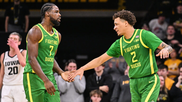 33) Oregon Ducks