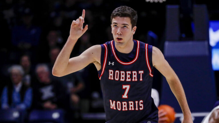 42) F Alvaro Folgueiras, Robert Morris --> Iowa
