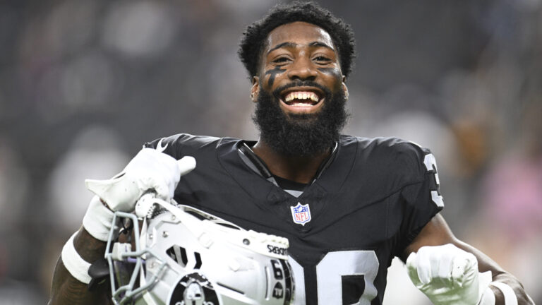 83. Nate Hobbs, CB