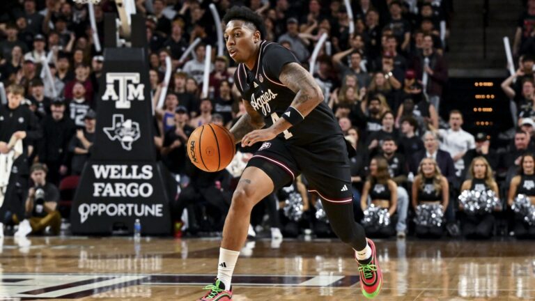 19) Texas A&M Aggies
