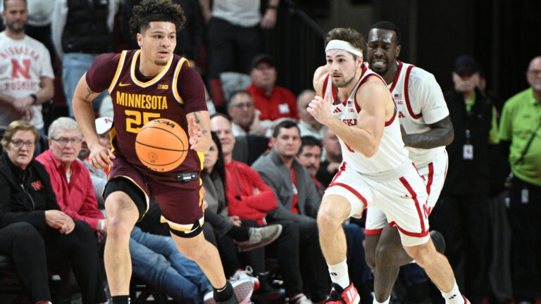 (11) Wisconsin Badgers vs Minnesota Golden Gophers