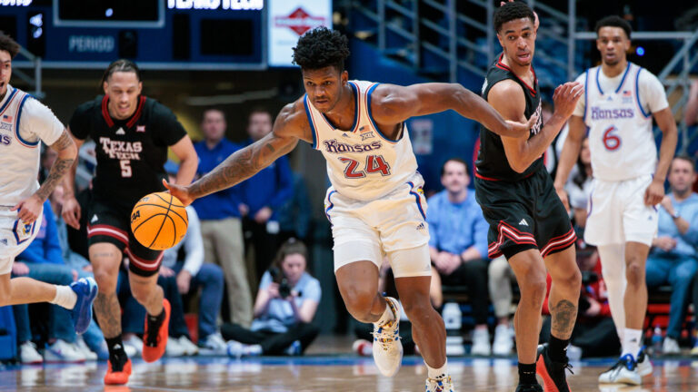 Kansas Jayhawks vs (4) Houston Cougars
