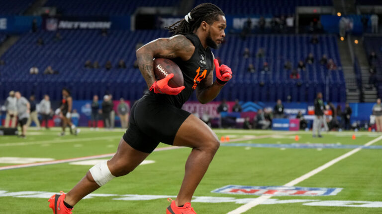 15. Jordan James - Oregon Ducks