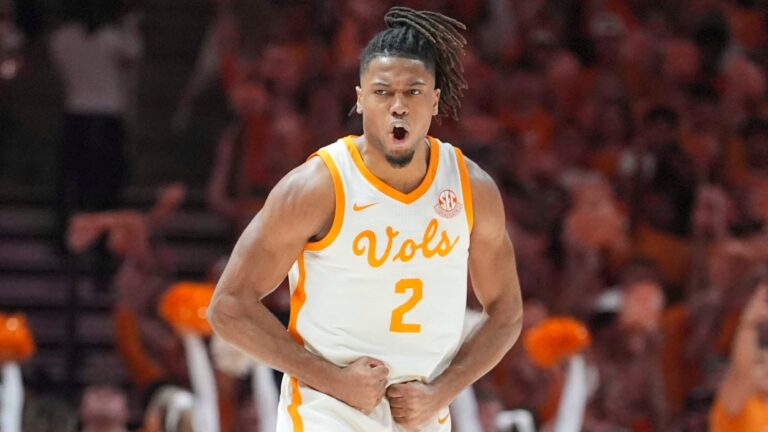 4) Tennessee Volunteers