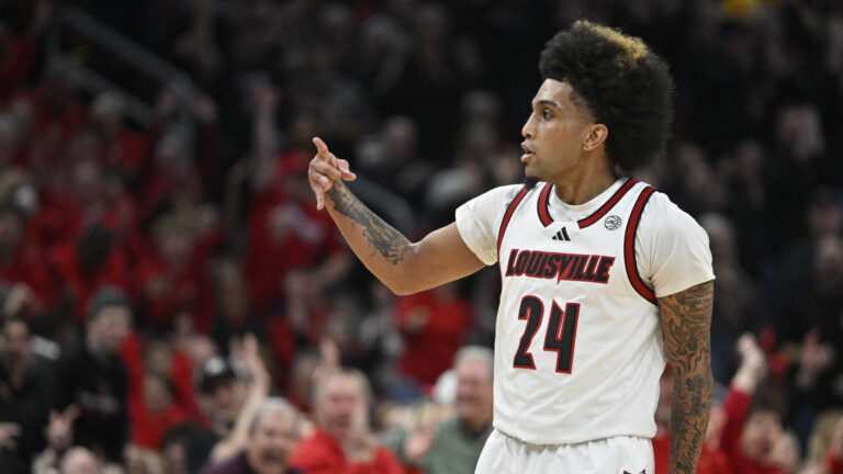 31) Louisville Cardinals