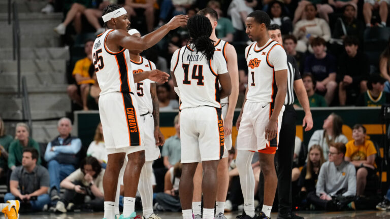Cincinnati Bearcats vs Oklahoma State Cowboys