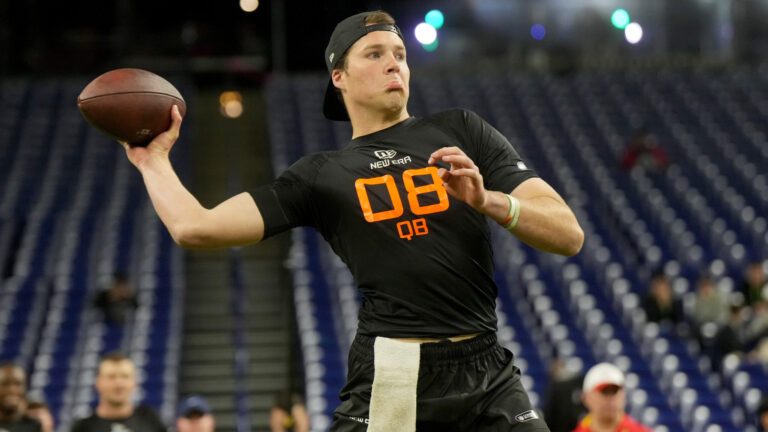 6. Riley Leonard, Notre Dame Fighting Irish