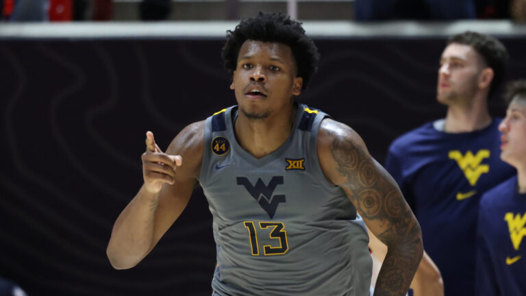 38) West Virginia Mountaineers