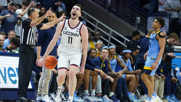 18) UConn Huskies