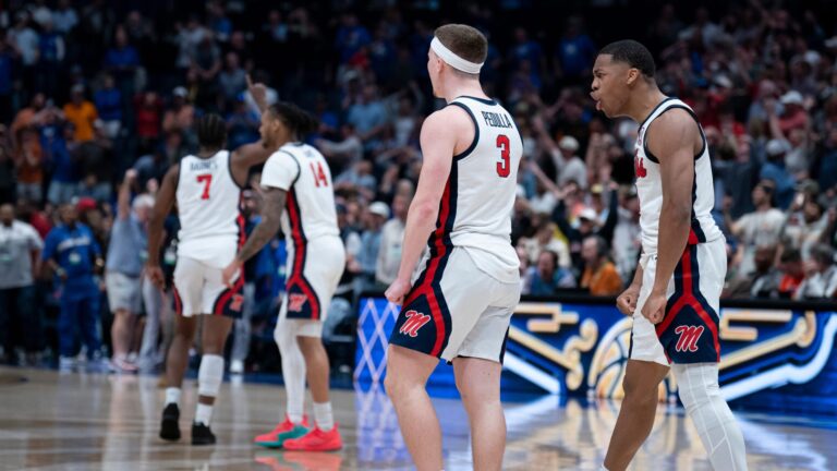 32) Ole Miss Rebels