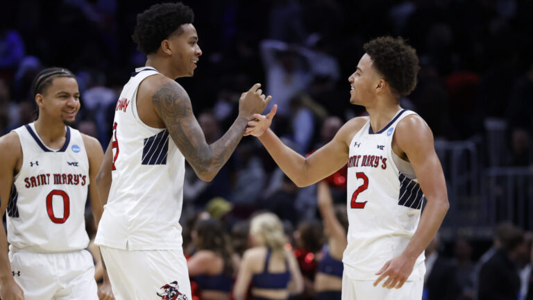East Region: (7) St Mary's Gaels vs (2) Alabama Crimson Tide