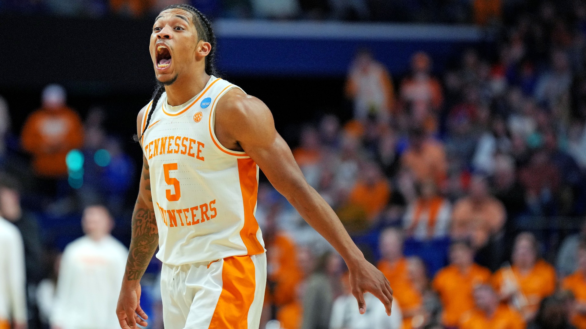 6. Tennessee (+1600)